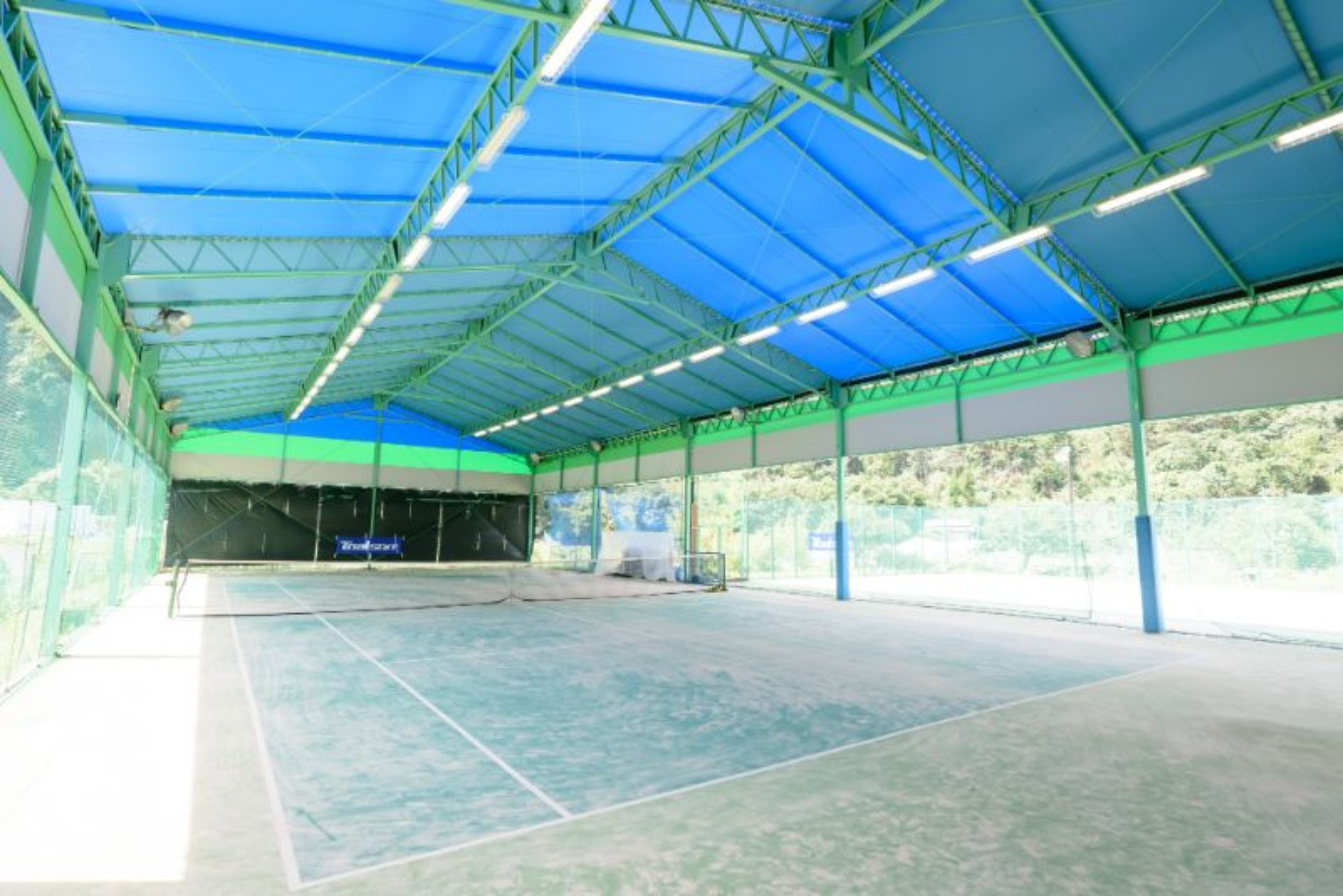 京都でテニススクールを運営しています